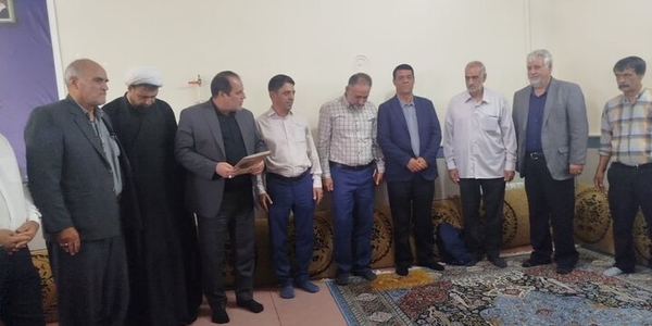 توزیع متوازن خدمات در شهر و روستاهای ساوه در اولویت اقدامات باشد.