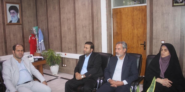 شهردار و رئیس و اعضای شورای شهر خمین با فرماندار دیدار کردند