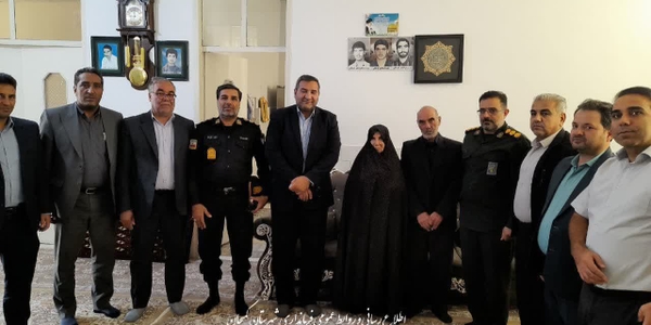 🔻 تجلیل فرماندار شهرستان کمیجان از خانواده شهید والامقام کوخایی