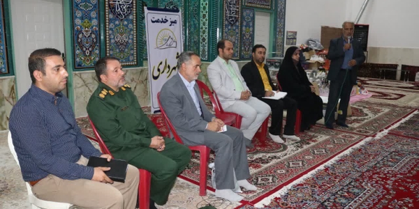 میز خدمت فرمانداری و ادارات شهرستان در محل حضرت زینب (س) محله بهاران خمین برپا شد