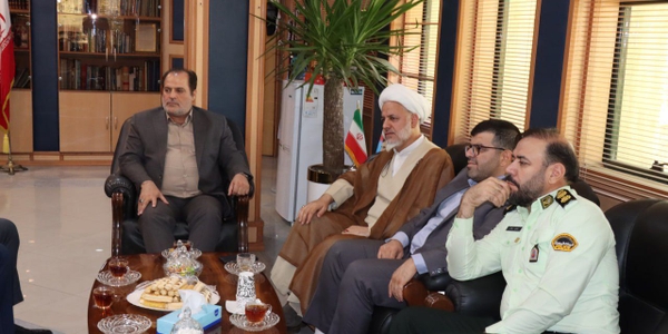 دیدار امام جمعه و اعضای شورای تامین با فرماندار به مناسبت هفته دولت