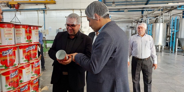 بازدید فرماندار شهرستان محلات و مدیران استانی از کارخانه رب تک محلات