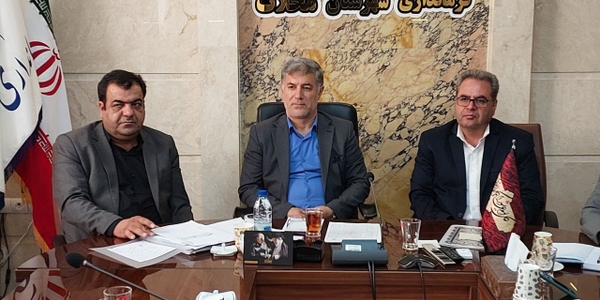 تشکیل جلسه کمیسیون مبارزه با قاچاق کالا و ارز در محلات با حضور معاون استاندار مرکزی؛ تأکید بر آمادگی کامل دستگاه‌های اجرایی و مقابله هوشمندانه با قاچاق کالا و ارز