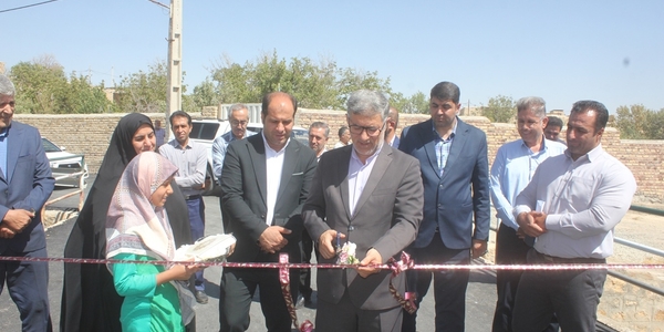 پروژه آسفالت معابر روستای آشیانه علیا شهرستان خمین به بهره برداری رسید