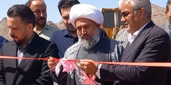 فرماندار زرندیه بند خاکی روستای راحت لو را افتتاح کرد