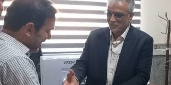 رئیس اداره منابع طبیعی و آبخیزداری زرندیه با لوح سپاس فرماندار تجلیل شد