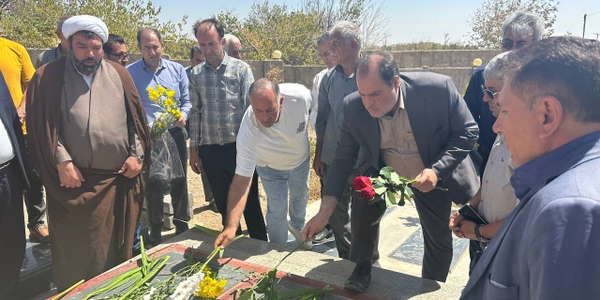 گلباران مزار شهدای روستای سیلیجرد و دیدار با خانواده معظم شهید بابایی در هفته دولت