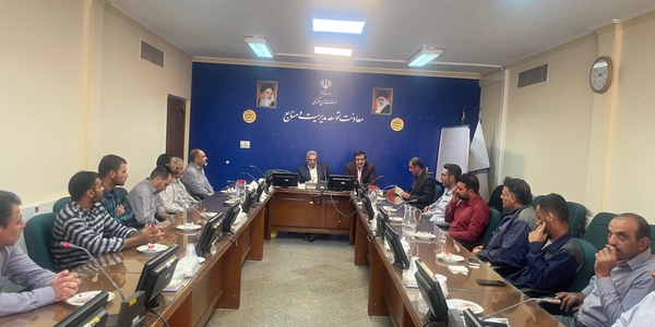 نشست صمیمی معاونت توسعه مدیریت و منابع استاندار با کارکنان محترم شرکتی شاغل در استانداری