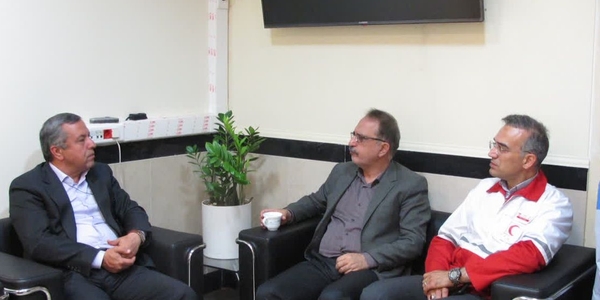 دیدار سرپرست جمعیت هلال‌احمر استان به همراه معاون امداد و نجات جمعیت هلال‌احمر  با سرپرست اداره کل مدیریت بحران استانداری

 سرپرست جمعیت هلال‌احمر استان به همراه معاون امداد و نجات جمعیت هلال‌احمر  با سرپرست اداره کل مدیریت بحران استانداری دیدار و گفت‌وگو کردند. 
در این نشست بر ارتقای همکاری‌های مشترک، تقویت آموزش‌ها، برگزاری مانورهای عملیاتی و افزایش هماهنگی دستگاه‌های امدادی تأکید شد.

شنبه 22 شهریور1404