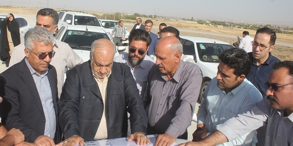 معاون وزیر راه و شهرسازی و مدیرعامل شرکت ساخت و توسعه زیربناهای حمل و نقل کشور از تعدادی از محورهای مواصلاتی خمین بازدید کرد