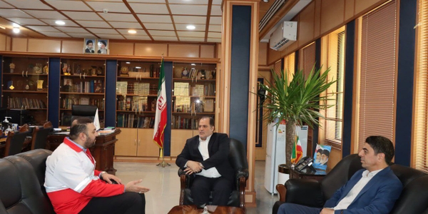 دیدار رئیس هلال احمر با فرماندار