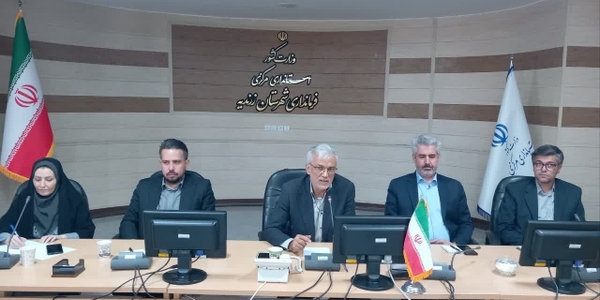 فرماندار زرندیه مشکلات برق واحدهای تولیدی زاویه را بررسی کرد