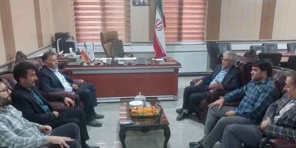 رئیس و اعضای شورای اسلامی شهرستان زرندیه با فرماندار دیدار و گفتگو کردند