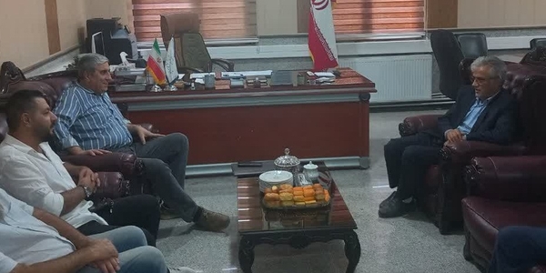 عوامل ساخت سریال «پسته خندان» با فرماندار زرندیه دیدار و نشست برگزار کردند