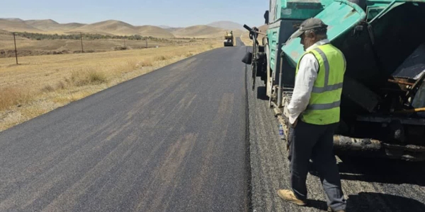 اجرای پروژه ۸ کیلومتری روکش آسفالت محور چلیسبان – ازبیران – رازقان آغاز شد