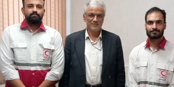 فرماندار زرندیه در پایگاه امداد و نجات جاده‌ای هلال احمر مستقر در اتوبان تهران-ساوه حاضر شد