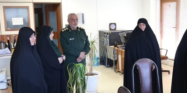 دیدار مفتح زاده مدیرکل اموربانوان وخانواده و سرهنگ کریمی مدیرکل حفظ آثار وارزشهای دفاع مقدس از کارگروه ویژه برنامه ریزی خواهران شهید ذیل شورای هماهنگی زنان در دفاع مقدس ومقاومت استان.