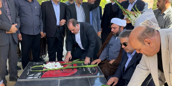 استاندار مرکزی به نوبران سفر کرد.