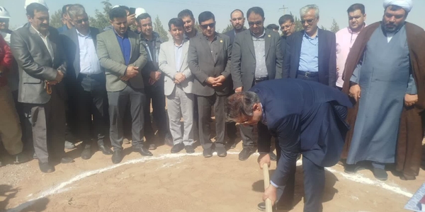 عملیات اجرایی نیروگاه خورشیدی ۴۰ مگاواتی سیمان ساوه در زرندیه آغاز شد