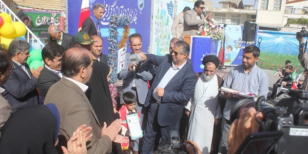 زنگ " مهر و مقاومت" در شهرستان خمین نواخته شد