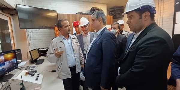 استاندار مرکزی از شرکت فروسیلیسیم خمین بازدید کرد