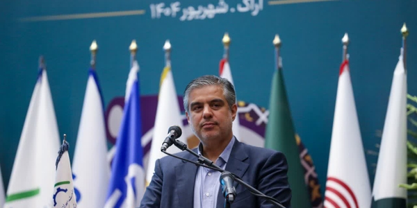 استاندار مرکزی: صنعتگران موتور محرکه توسعه و خنثی‌ کننده تحریم‌ها هستند