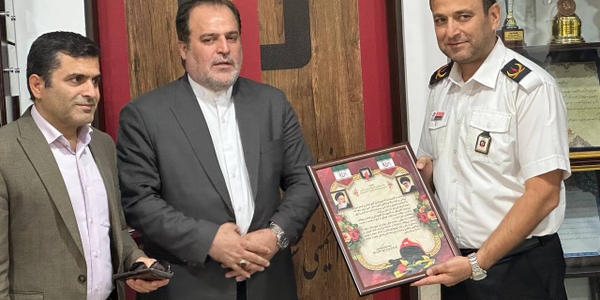 تقدیر فرماندار ساوه از آتش‌نشانان در آستانه روز آتش‌نشانی