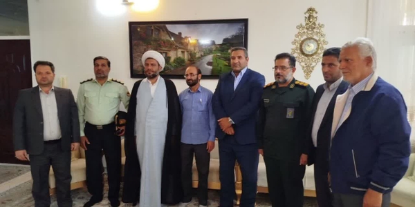 🔻 دیدار فرماندار و مسئولین شهرستان کمیجان با خانواده جانباز سرافراز محمد صمدی