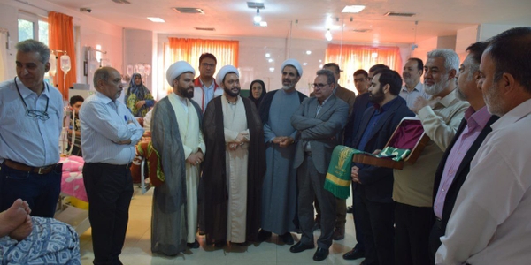 هم‌زمان با هفته وقف، بازدیدی از بخش‌های دیالیز، آی‌سی‌یو جدید و اورژانس سرپایی بیمارستان امام خمینی(ره) محلات انجام شد.