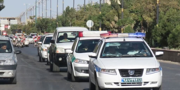 برگزاری رژه موتوری و خودرویی نیروهای نظامی و ادارات زرندیه همزمان با آغاز هفته دفاع مقدس