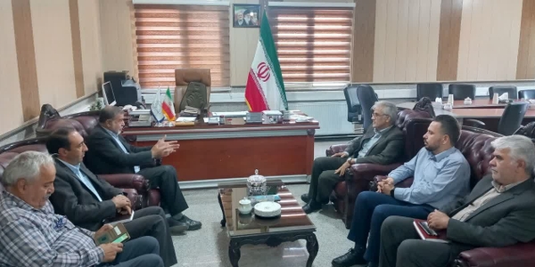 نشست رئیس مرکز تحقیقات و آموزش کشاورزی و منابع طبیعی استان مرکزی با فرماندار زرندیه