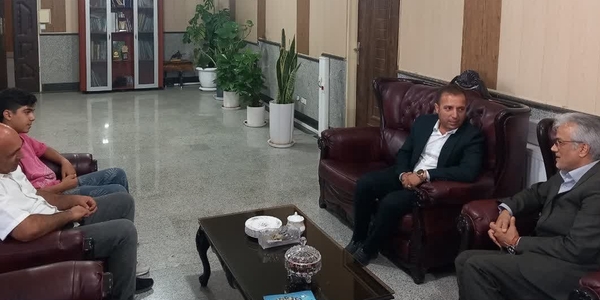 دیدار مدیران و صاحبان واحدهای تولیدی زرندیه با فرماندار شهرستان