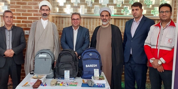 توزیع ۷۰ بسته تحصیلی میان دانش‌آموزان نیازمند در محلات