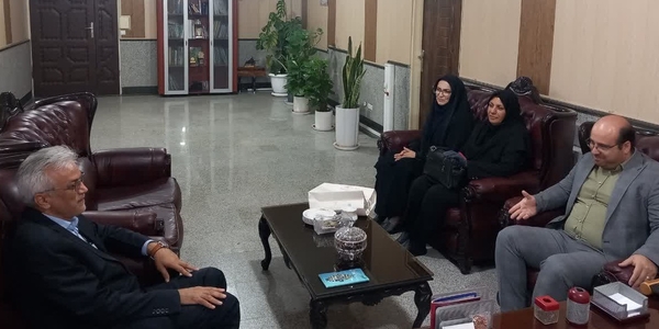 دیدار مدیرکل کانون پرورش فکری کودکان و نوجوانان استان مرکزی با فرماندار زرندیه