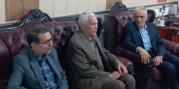 نشست خیر مدرسه‌ساز شهرستان زرندیه با فرماندار