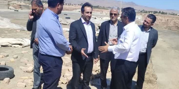 بازدید سرزده فرماندار و دادستان زرندیه از دامداری غزال میهن