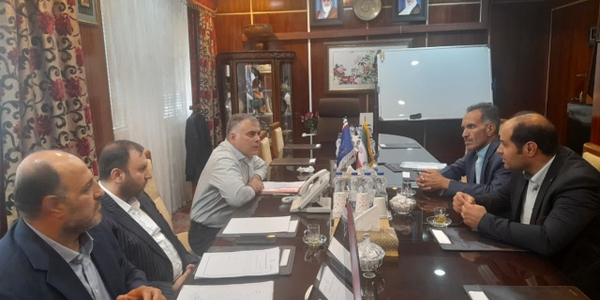 نشست فرماندار و نماینده مردم خمین در مجلس با وزیر نفت برگزار شد