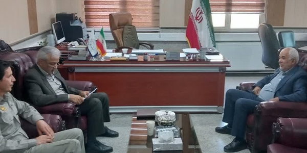 دیدار رئیس دفتر نماینده مجلس و رئیس حفاظت محیط زیست زرندیه با فرماندار