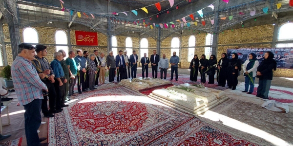 گلباران قبور مطهر شهدای گمنام توسط مسئولین و اعضای هیأت ورزش‌های همگانی محلات