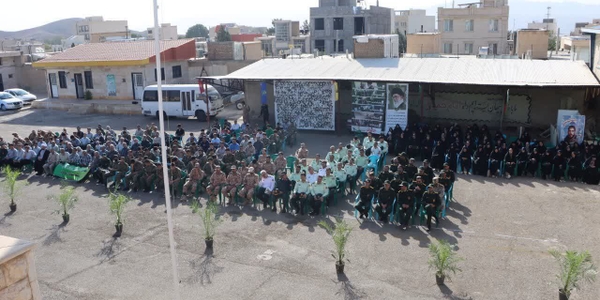 برگزاری مراسم صبحگاه مشترک نیروهای مسلح شهرستان محلات به مناسبت گرامیداشت هفته دفاع مقدس