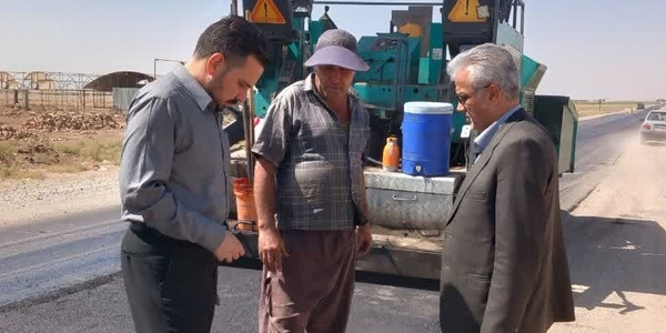 بازدید فرماندار زرندیه از پروژه روکش آسفالت روستاهای مجتمع بخش زاویه
