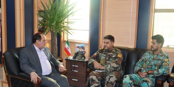 دیدار فرمانده پدافند نیروی زمینی شهرستان ساوه با فرماندار