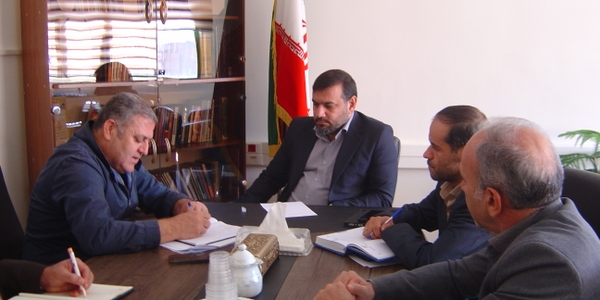 نشست مدیر کل امنیتی و انتظامی با مدیر عامل باشگاه آلومینیوم اراک و رئیس کانون هواداران باشگاه