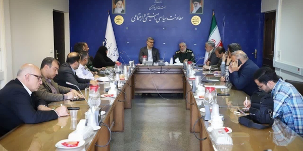 جلسه هماهنگی برگزاری ششمین آیین تجلیل از پیشکسوتان جهاد و مقاومت و فعالین حوزه ایثار و شهادت استان مرکزی
با حضورقمری معاون سیاسی، امنیتی و اجتماعی استاندار مرکزی، ربیعی مدیرکل بنیاد شهید و امور ایثارگران استان مرکزی، سرهنگ کریمی مدیرکل حفظ آثار و نشر ارزش‌های دفاع مقدس و مقاومت، مفتح زاده مدیرکل دفتر امور بانوان و خانواده استانداری و جمعی از مسئولین و فرماندهان نظامی برگزار شد.

چهارشنبه ۷مهر۱۴۰۴