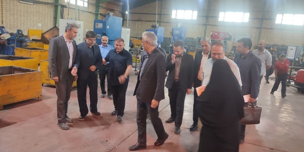بازدید فرماندار زرندیه از شرکت تولیدی کوبه تجارت مبین در آخرین ایستگاه روز همت اقتصادی
