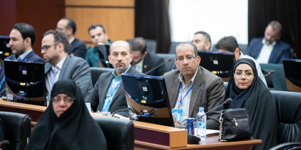 همایش روز ملی نخبگان با حضور دکتر مهدی زندیه‌وکیلی، استاندار مرکزی، معاونین استاندار، مشاور معاون رئیس جمهور و مفتح زاده مدیر کل امورزنان وخانواده استانداری، رئیس بنیاد ملی نخبگان و جمعی از نخبگان و اعضای هیئت‌های اندیشه‌ورز تحول نخبگانی استان در سالن جلسات غدیر استانداری برگزار شد.

🔹دراین همایش همچنین ازخانواده نخبه شهیداحسان قدبیگی، شهیداقتدارصنعت دفاعی تقدیر شد.