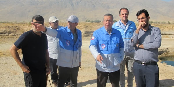 بازدید از منطقه عملیات مانور تمام‌عیار استان مرکزی در دریاچه کوکبیه شازند

سرپرست اداره‌کل مدیریت بحران استان مرکزی به همراه کارشناسان مدیریت بحران، معاون عمرانی فرمانداری شهرستان شازند و جمعی از کارشناسان دستگاه های اجرایی،  از منطقه عملیات مانور تمام‌عیار مدیریت بحران در محدوده دریاچه کوکبیه شهرستان شازند بازدید به عمل آوردند. 
در این بازدید، جزئیات اجرایی سناریوی مانور، جانمایی تجهیزات، استقرار نیروها و هماهنگی بین دستگاهی مورد بررسی قرار گرفت و بر آمادگی کامل برای اجرای موفق این مانور تأکید شد.

یکشنبه 13 شهریور 1404