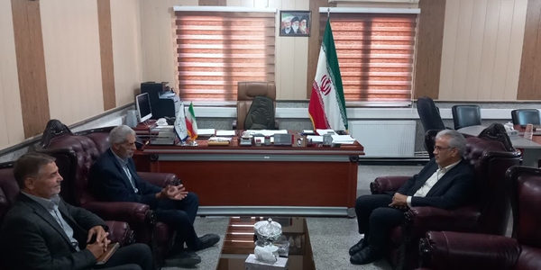 دیدار رئیس اتحادیه و بازرس نانوایان با فرماندار شهرستان زرندیه