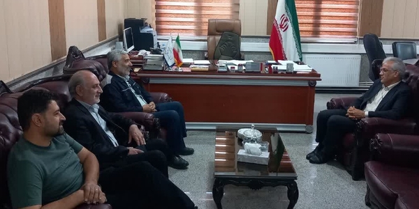 دیدار دبیر اجرایی خانه کارگر ساوه و زرندیه با فرماندار شهرستان زرندیه