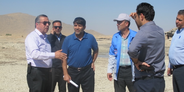 بازدید سرپرست اداره‌کل مدیریت بحران استان مرکزی از روند آماده‌سازی سایت مانور کوکبیه شازند

سرپرست اداره کل مدیریت بحران با حضور در منطقه کوکبیه شهرستان شازند از روند آماده‌سازی سایت برگزاری مانور بازدید کرد.
در این بازدید، مراحل آماده‌سازی زیرساخت‌ها و تجهیزات موردنیاز  مورد بررسی قرار گرفت.

 چهارشنبه 16 مهر 1405